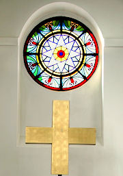 Festerrosette und Kreuz